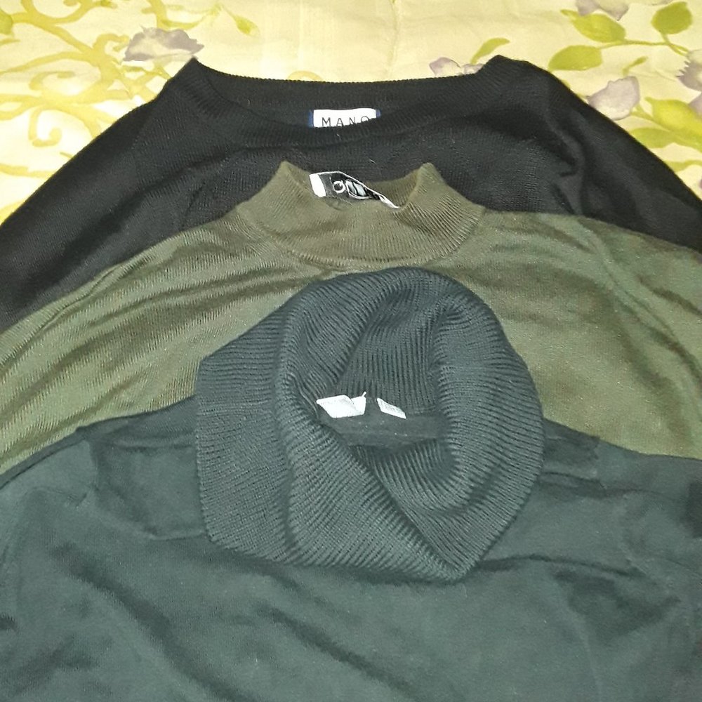 2 Mens long sleeve pull over shirts size XL